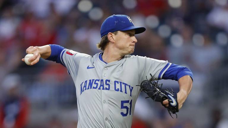 Brady Singer podría dejar a los Reales, para llegar vía cambio, a los Rojos.