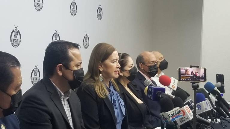 Fiscal general Sara Bruna Quiñónez Estrada, al centro.