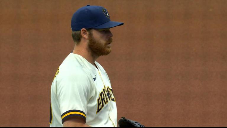 Brandon Woodruff poncha a nueve.