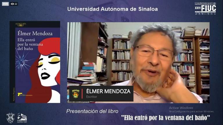 Élmer Mendozza, durante la presentación de su novela en el Festival Universitario de la Cultura.