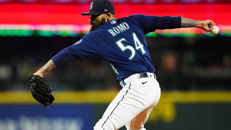 Sergio Romo llega a Azulejos de Toronto.