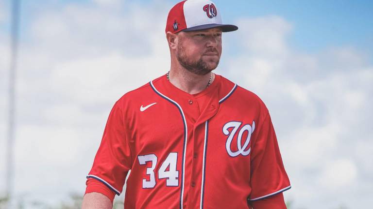 Jon Lester fue activado por los Nacionales de Washington.