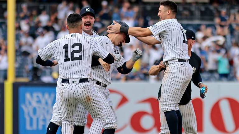 Los Yanquis casi son víctimas de no-no, pero prevalecen en la 13ra.