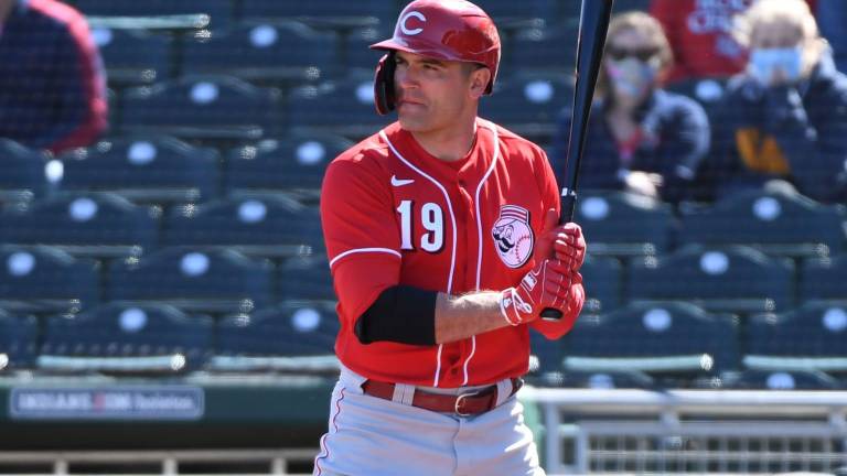 Joey Votto tiene coronavirus.