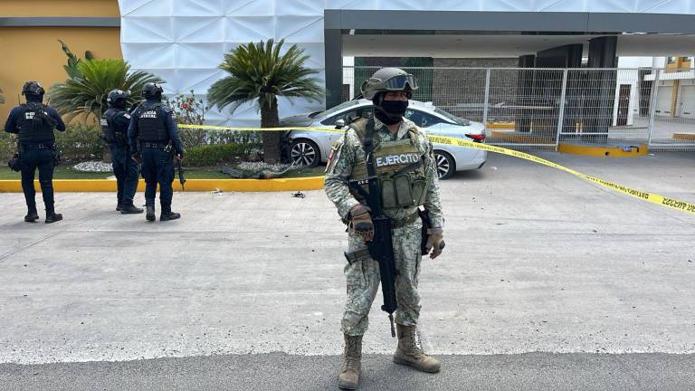 Un ataque a balazos registrado sobre la Calzada Heroico Colegio Militar dejó a una persona sin vida.