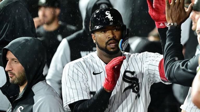 Eloy Jiménez estaría de regreso con los Medias Blancas la próxima semana, de acuerdo al mánager Tony La Russa.