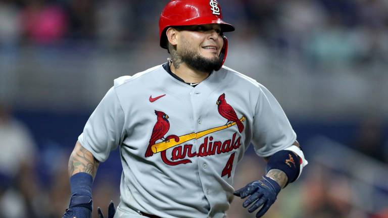 Yadier Molina se va 10 días al hule.