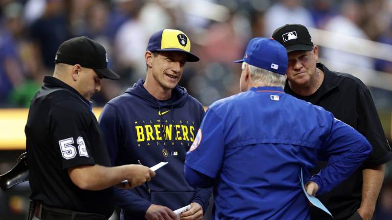 Craig Counsell ha dirigido por nueve temporadas a los Cerveceros de Milwaukee.