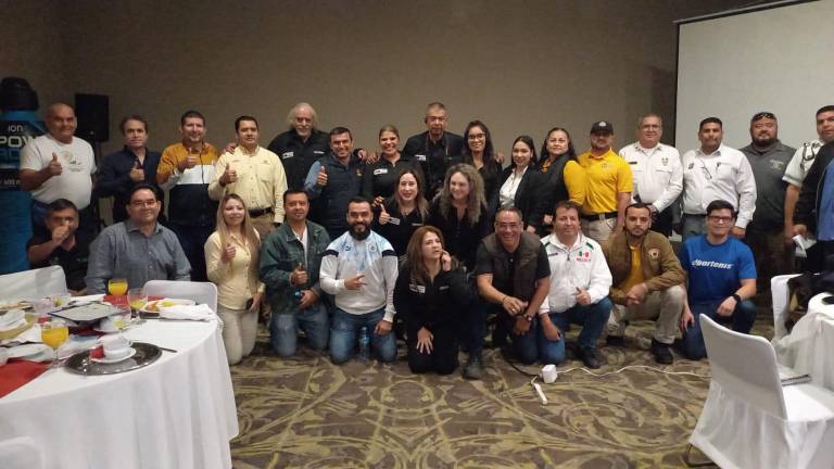 En la reunión se afinan detalles del evento.