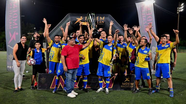 Servigrúas celebra su bicampeonato.