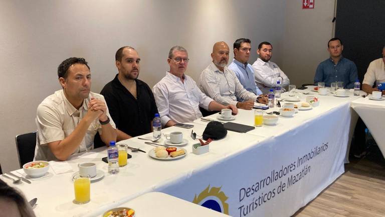 Empresarios inmobiliarios se reunieron ayer para, entre otros puntos, buscar armar una estrategia de promoción para Mazatlán, que contrarreste la situación de violencia.