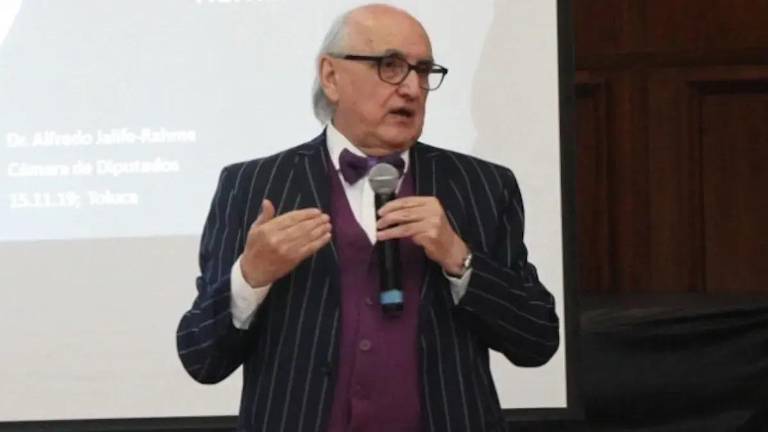El analista político Alfredo Jalife-Rahme mintió asegurando que Clouthier robó y entregó México a los EU, según la demanda.