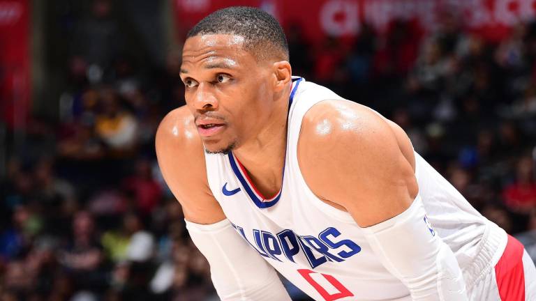 Russell Westbrook se enrola con Denver.