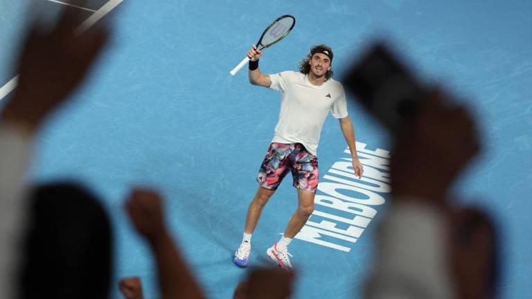 Stefanos Tsitsipas se tuvo que ir a cinco sets para avanzar.