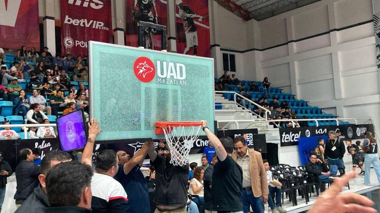 Uno de los tableros quedó sin poder usarse debido a que se resquebrajó.