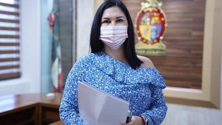 Juana Minerva Vázquez González, Diputada por el Distrito 2 en Ahome.