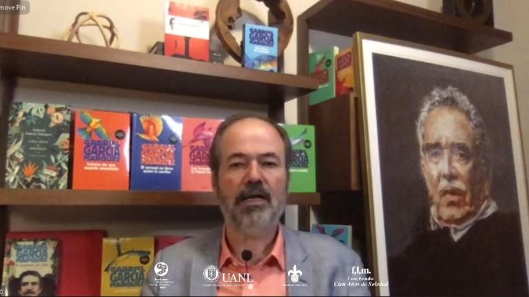 Juan Villoro durante la séptima sesión del taller Gabriel García Márquez, De la crónica a la ficción.