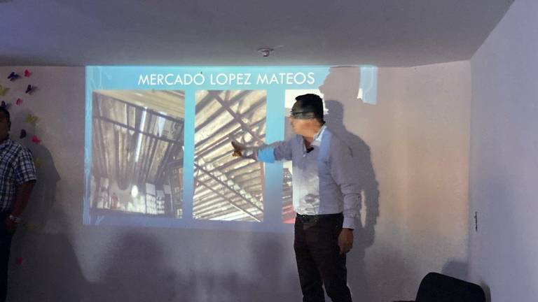 El regidor por el PAN Felipe Parada denuncia las malas condiciones de los mercados municipales de Mazatlán.