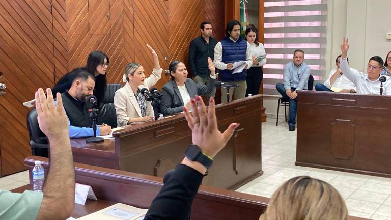 Sesión de Cabildo extraordinaria en la que se aprobó el presupuesto de Mazatlán para 2025.