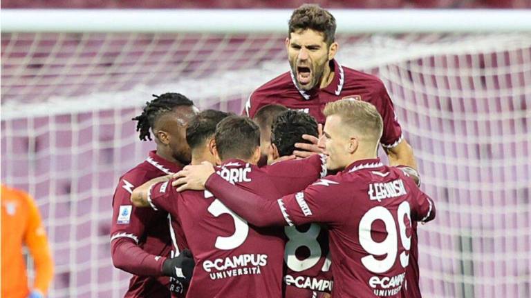 Salernitana llega a ocho puntos.