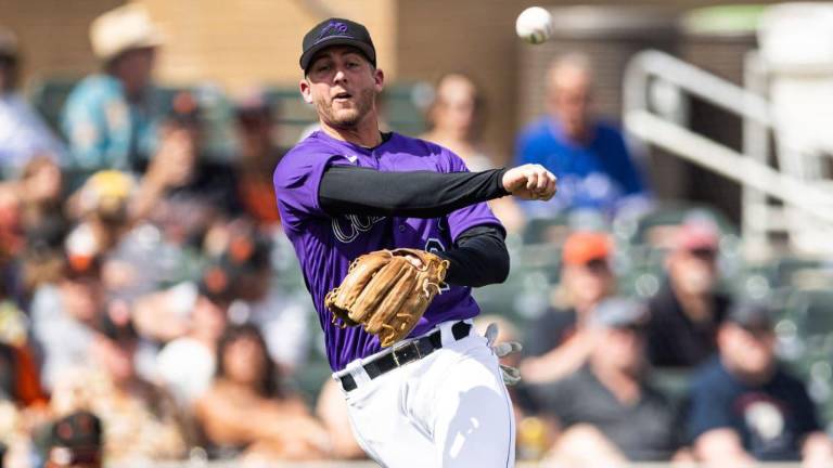 Ryan McMahon seguirá demostrando su versatilidad con los Rockies de Colorado.