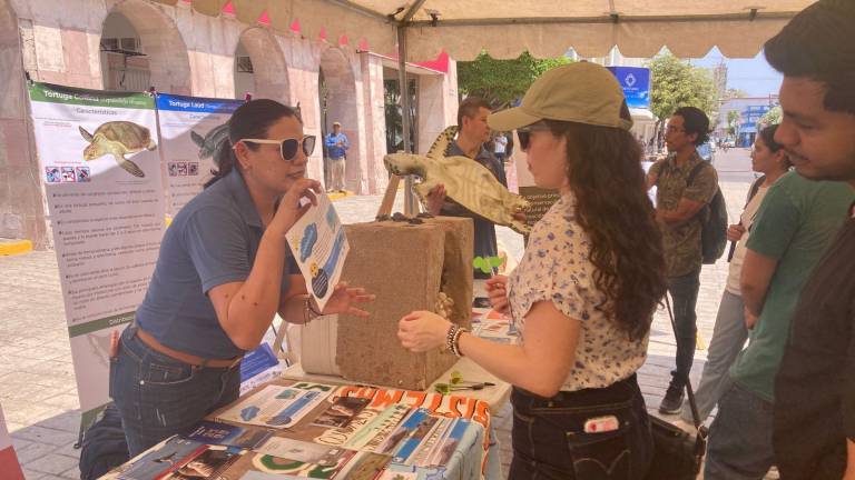 La Expo Ambiental fue instalada en la Plazuela República.