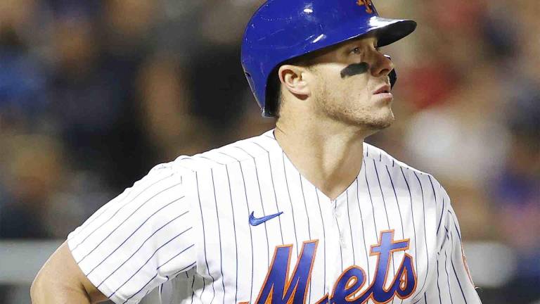 James McCann será operado.