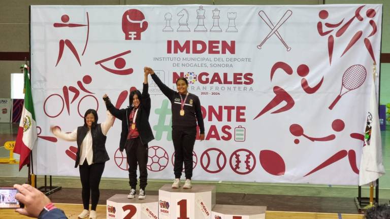 Violeta Corrales Valenzuela gana oro y plata.