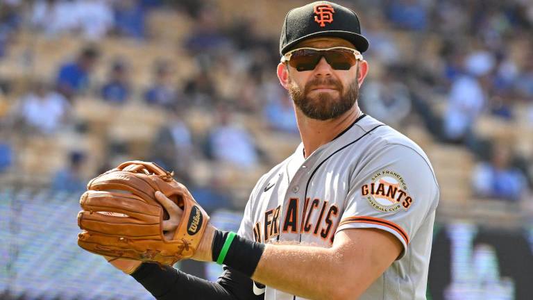Evan Longoria aportará su experiencia en los Diamondbacks de Arizona.