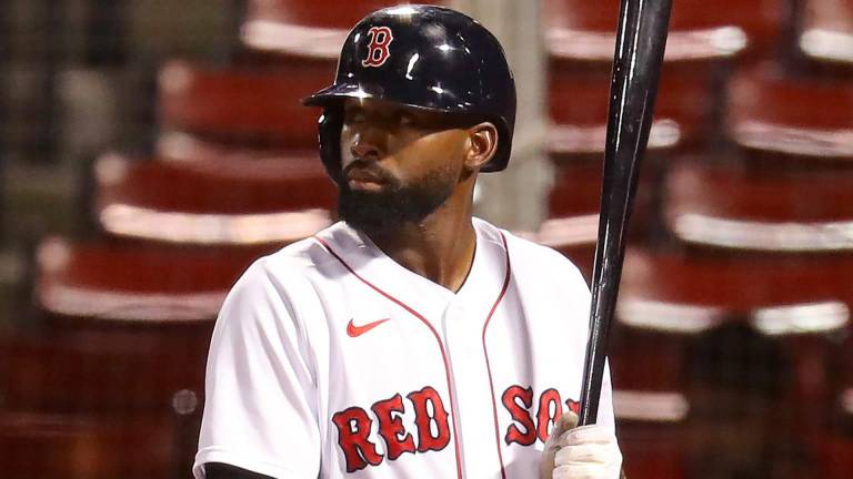 El veterano jardinero Jackie Bradley Jr.