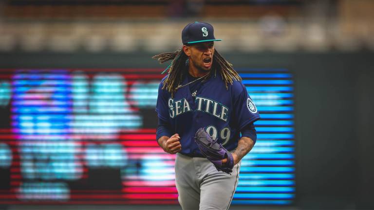 Los Marineros de Seattle rescataron el segundo de la serie en entradas adicionales.