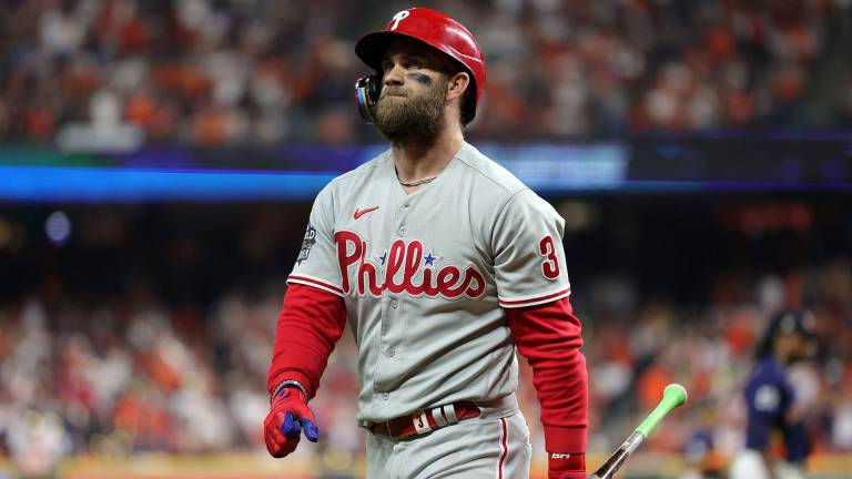 Bryce Harper regresará antes de lo previsto a la actividad.