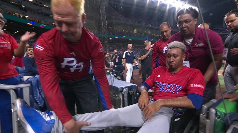 Edwin Díaz sale lesionado.