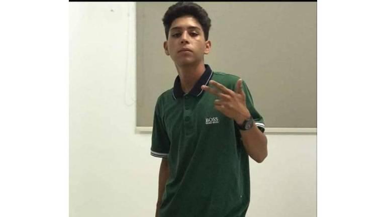 Luis Carlos García, de 17 años de edad, se desapareció hace seis días.