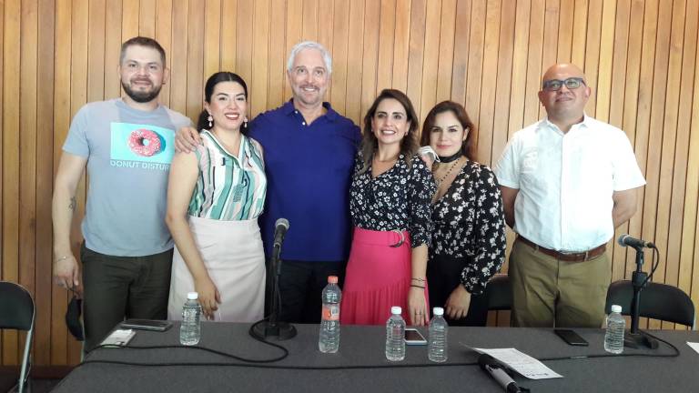 Andrés Carrillo, Laura Leyva, Enrique Patrón de Rueda, Pier Angely Camacho Montoya, Oralia Castro López y Papik Ramírez Bernal invitan al concierto Vuelen Alto.
