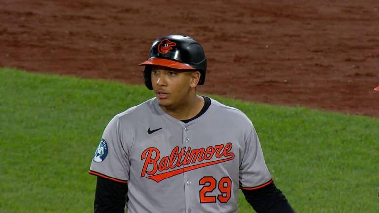 Samuel Basallo le dio el triunfo a los Orioles en entradas extras en Fenway Park.