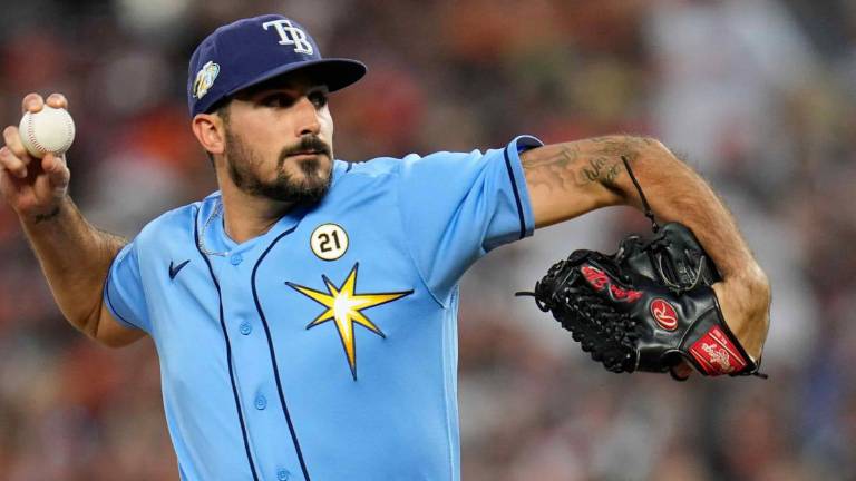 Zach Eflin lanza una joya.