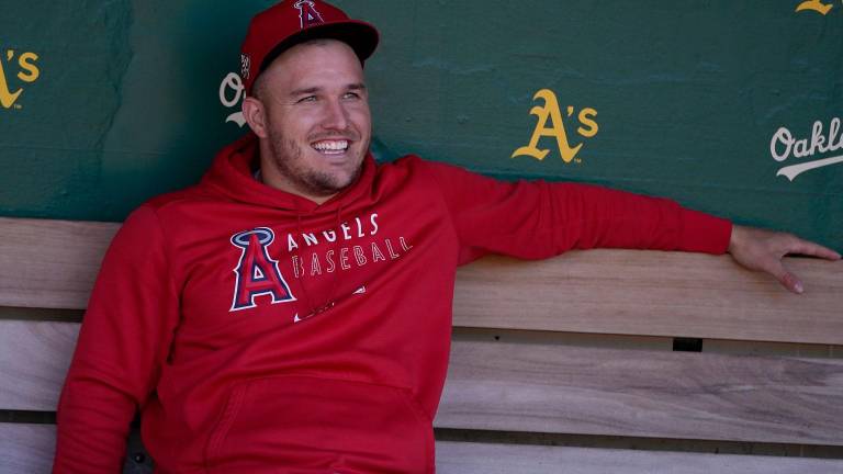 Mike Trout avanza en su recuperación.