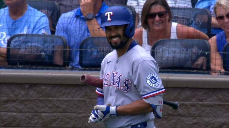 Marcus Semien se fracturó al conectar un faul que se impactó en su tobillo izquierdo.