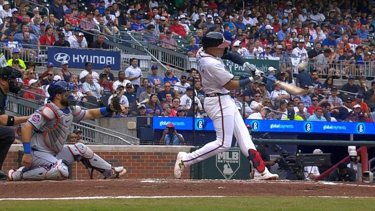Gio Urshela pega sencillo al izquierdo para darle ventaja a los Bravos en el segundo juego de la doble cartelera.