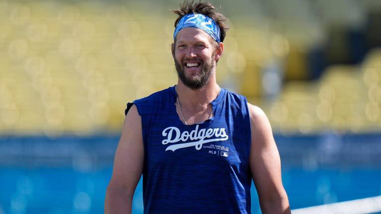 Clayton Kershaw sigue rehabilitándose.