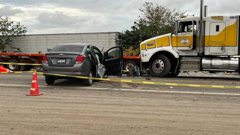 El presunto feminicida fue detenido en un hospital tras resultar herido en un accidente luego de presuntamente agredir a una mujer con arma blanca en Mazatlán.
