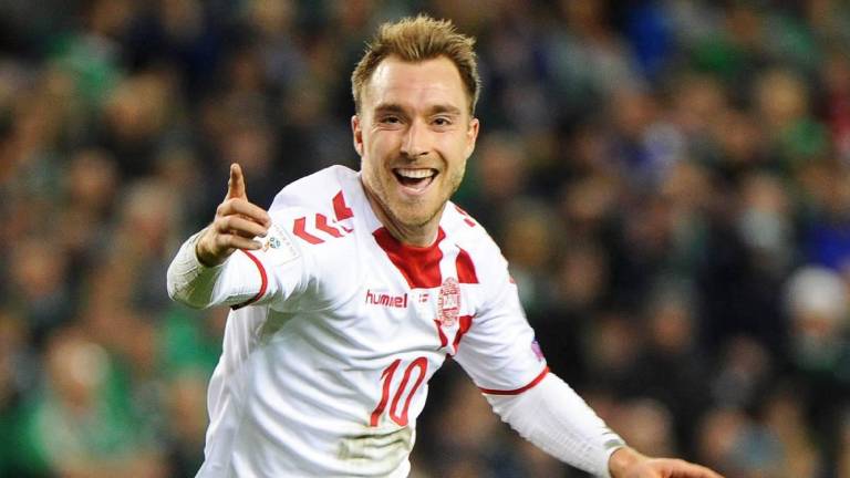 Christian Eriksen vuelve a la cancha para entrenarse.