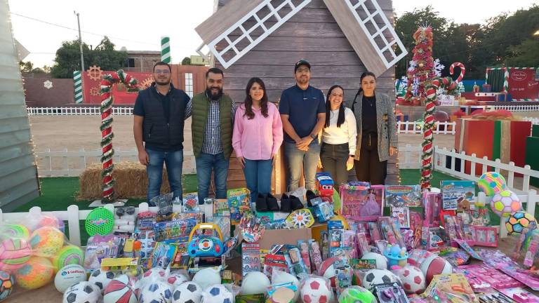 El Imdec hace entrega de los juguetes y balones al DIF Culiacán.
