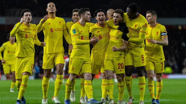 Liverpool sella su pase con doblete de Jota.