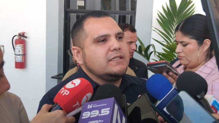 El Secretario de Seguridad Pública de Mazatlán advierte del riesgo de que menores conduzcan motocicletas sin medidas preventivas.