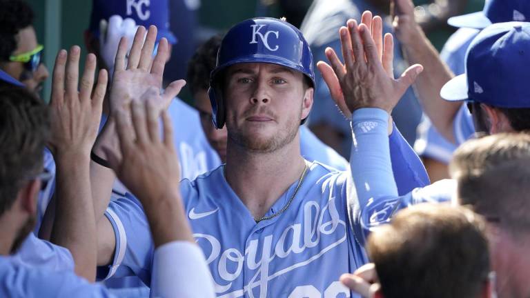 Ryan O’Hearn llega a los Orioles para apuntalar la defensiva en la primera base y los jardines.