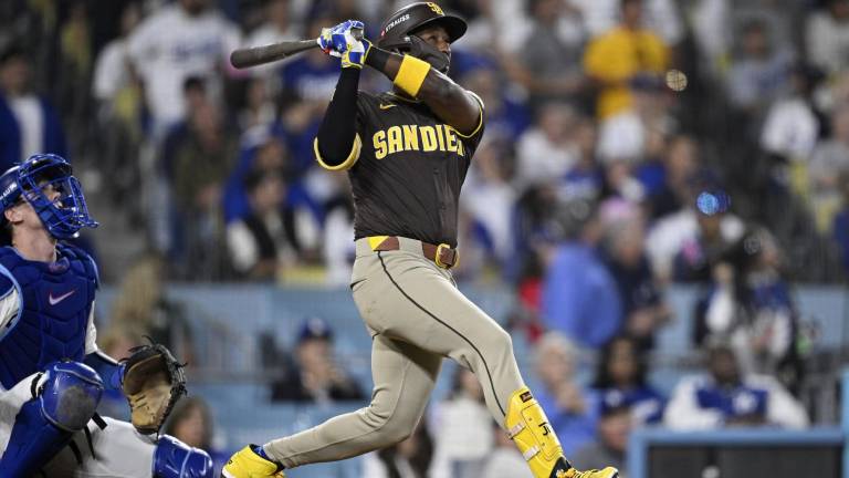 Jurickson Profar se une a Bravos por tres años.