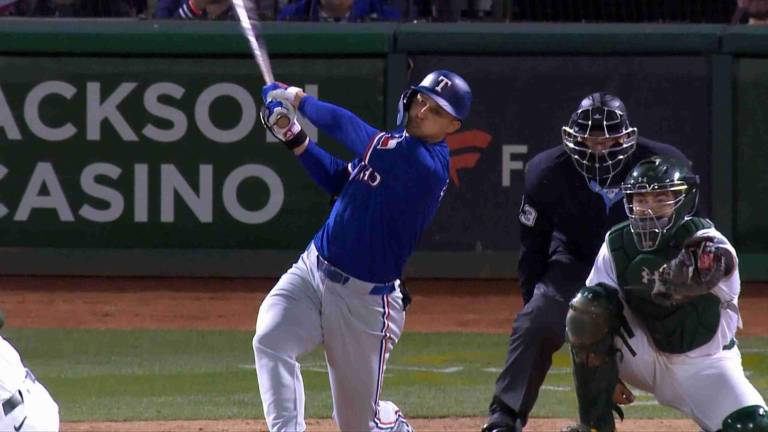 Corey Seager detonó jonrón de tres carreras para darle la vuelta al marcador en Oakland.
