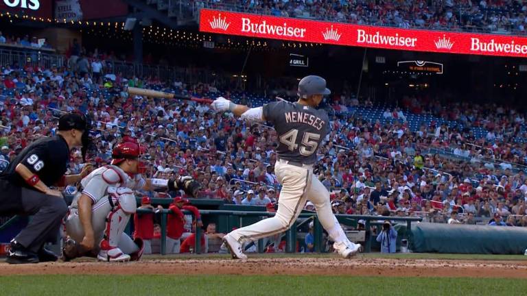 Hit remolcador de Joey Meneses.